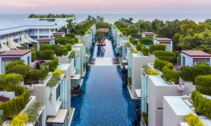 Let’s Sea Hua Hin Al Fresco Resort golf course
